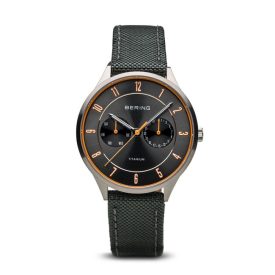 Bering Titanium férfi karóra Ø 39 mm Típus: 11539-879