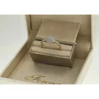 B287 - 223351 - Briliáns kővel díszített női arany gyűrű Méret: 53