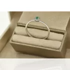 R217743 -Briliáns csiszolású gyémánt és smaragd kővel díszített női arany gyűrű